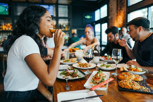 Tips for maintaining a healthy diet while eating out